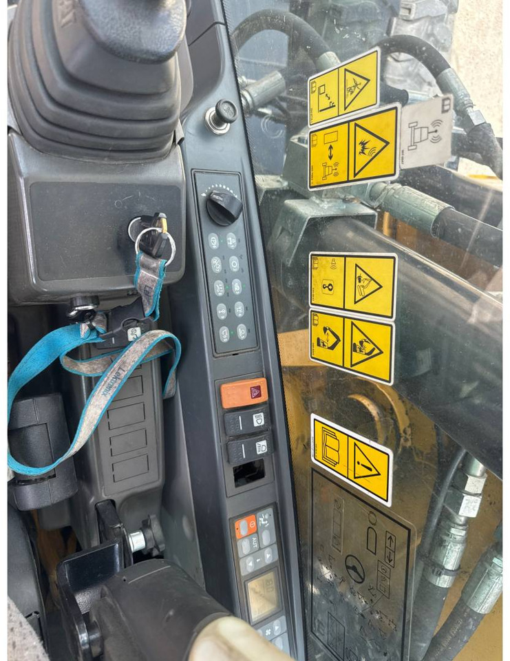 Ekskavator roda CAT M313D: gambar 19