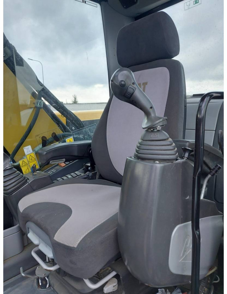 CAT M313D - Ekskavator roda: gambar 5 CAT M313D - Ekskavator roda: gambar 5