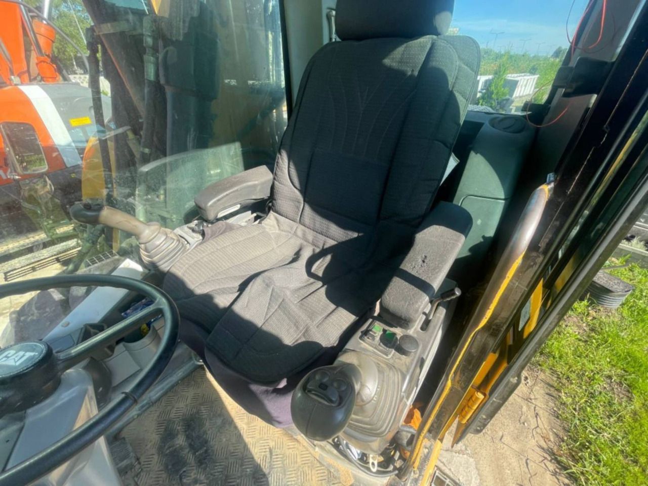 CAT M315D - Ekskavator roda: gambar 5 CAT M315D - Ekskavator roda: gambar 5