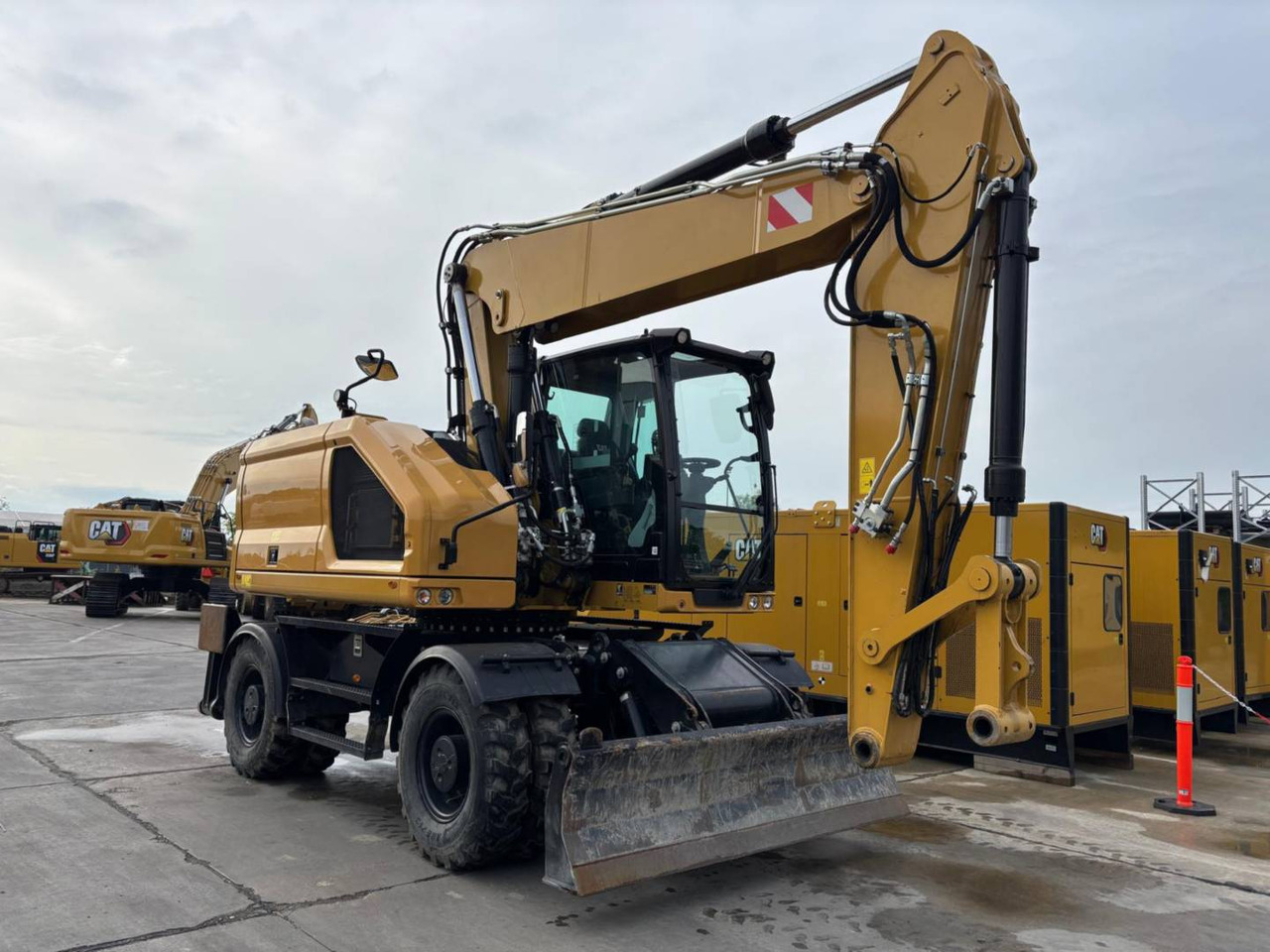 CAT M318 - Ekskavator roda: gambar 2 CAT M318 - Ekskavator roda: gambar 2