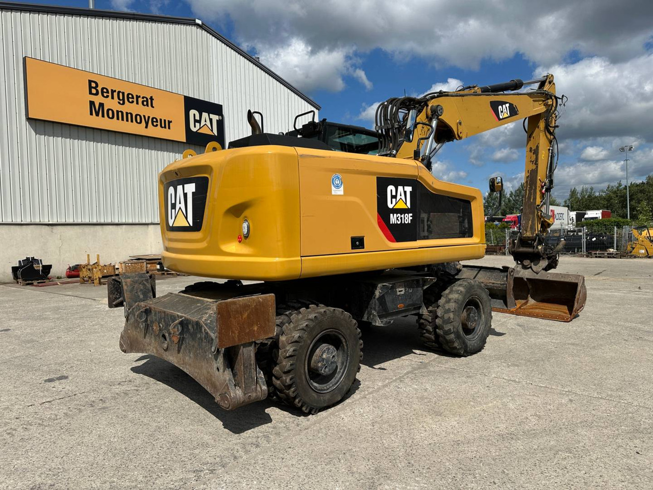 CAT M318F - Ekskavator roda: gambar 3 CAT M318F - Ekskavator roda: gambar 3