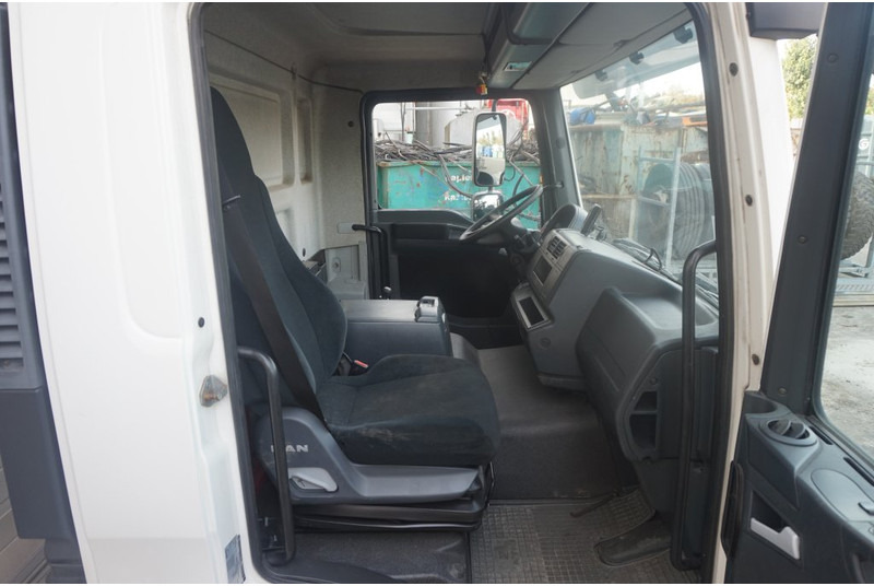 MAN F99L10 TGM 6 CYL 81.60000-7786 - Kabin dan interior untuk Truk: gambar 3 MAN F99L10 TGM 6 CYL 81.60000-7786 - Kabin dan interior untuk Truk: gambar 3