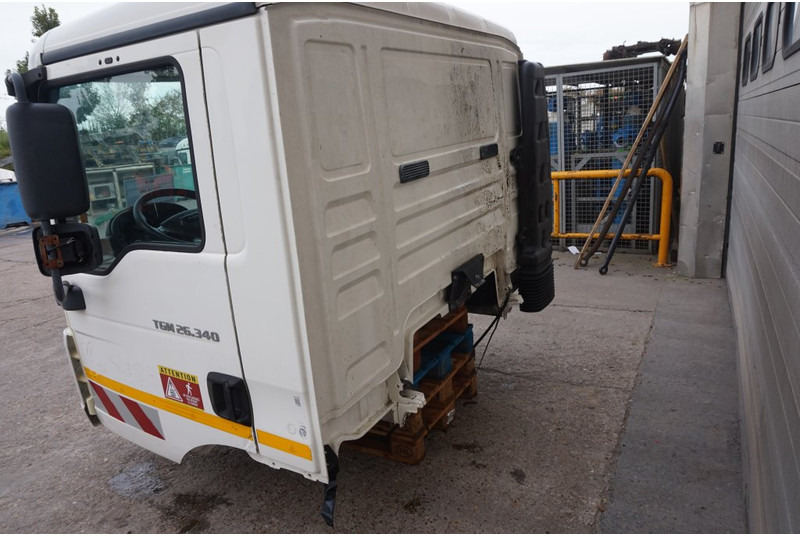 MAN F99L10 TGM 6 CYL 81.60000-7786 - Kabin dan interior untuk Truk: gambar 4 MAN F99L10 TGM 6 CYL 81.60000-7786 - Kabin dan interior untuk Truk: gambar 4