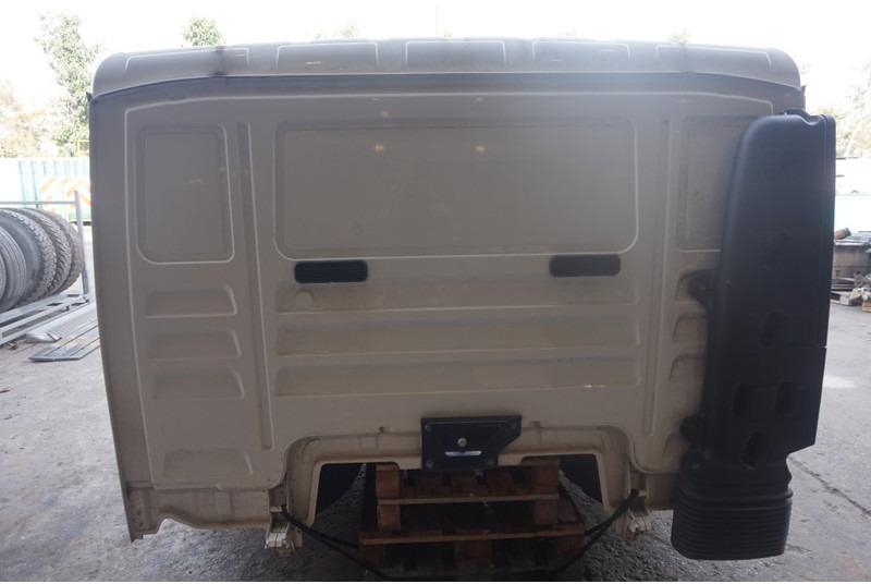 MAN F99L10 TGM 6 CYL 81.60000-7786 - Kabin dan interior untuk Truk: gambar 4 MAN F99L10 TGM 6 CYL 81.60000-7786 - Kabin dan interior untuk Truk: gambar 4