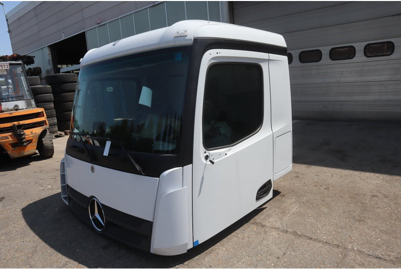 Mercedes-Benz AROCS M-CAB CLASSICSPACE 2.3 M - Kabin dan interior untuk Truk: gambar 2 Mercedes-Benz AROCS M-CAB CLASSICSPACE 2.3 M - Kabin dan interior untuk Truk: gambar 2