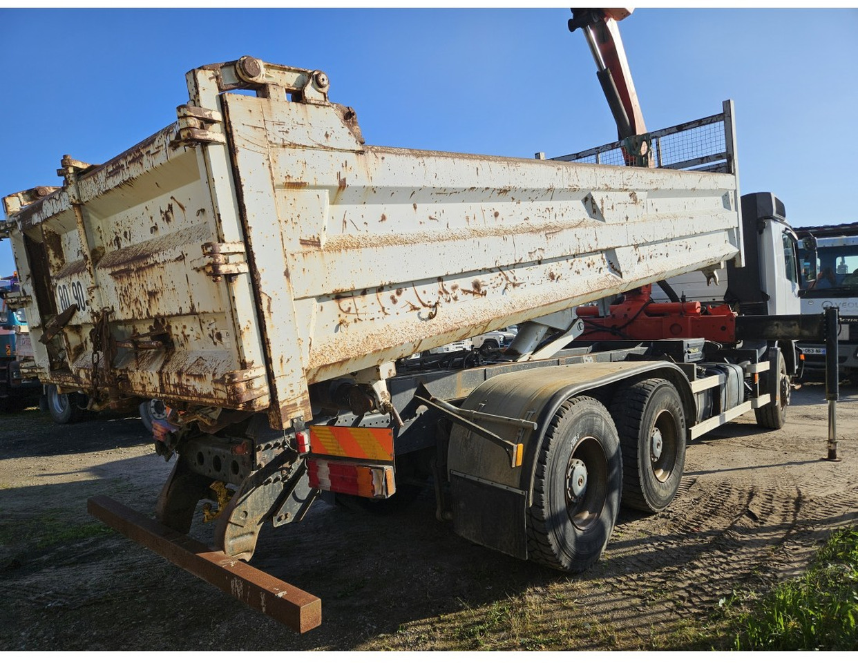 MERCEDES ACTROS 2636 6X4 TIPPER CRANE 15002 EPS - Truk jungkit, Truk derek: gambar 4 MERCEDES ACTROS 2636 6X4 TIPPER CRANE 15002 EPS - Truk jungkit, Truk derek: gambar 4