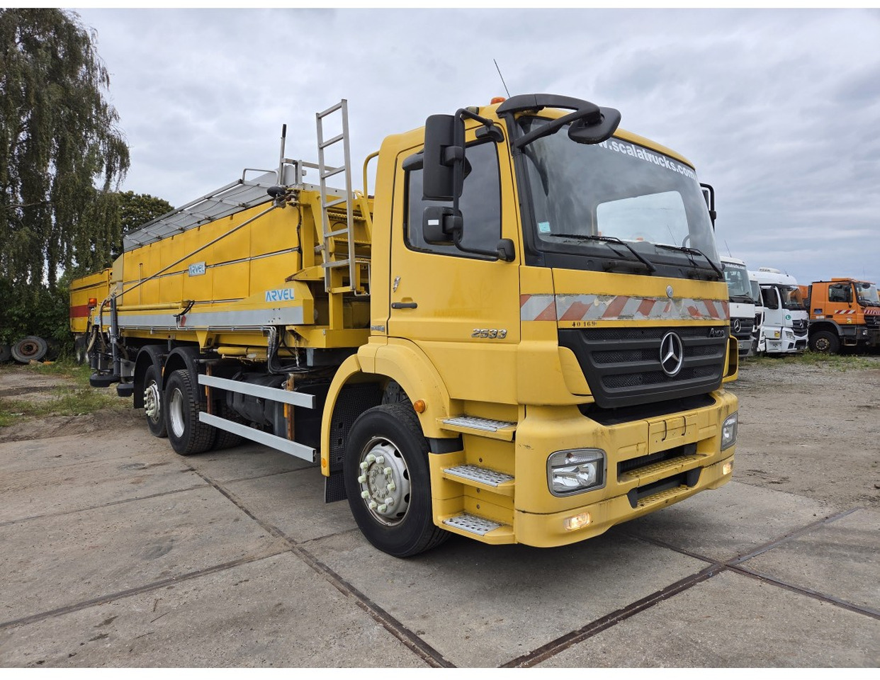 MERCEDES AXOR 2533 6X2 CHASSIS LOW MILEAGE - Truk sasis, Truk bajak salju: gambar 4 MERCEDES AXOR 2533 6X2 CHASSIS LOW MILEAGE - Truk sasis, Truk bajak salju: gambar 4