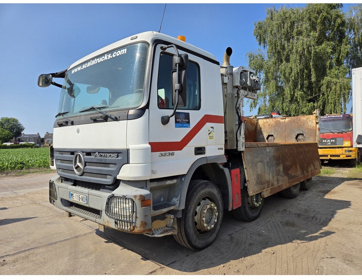 Mercedes Actros 3236 8x4 2-Side Tipper EPS Gearbox 3 Pedals - Truk jungkit: gambar 5 Mercedes Actros 3236 8x4 2-Side Tipper EPS Gearbox 3 Pedals - Truk jungkit: gambar 5