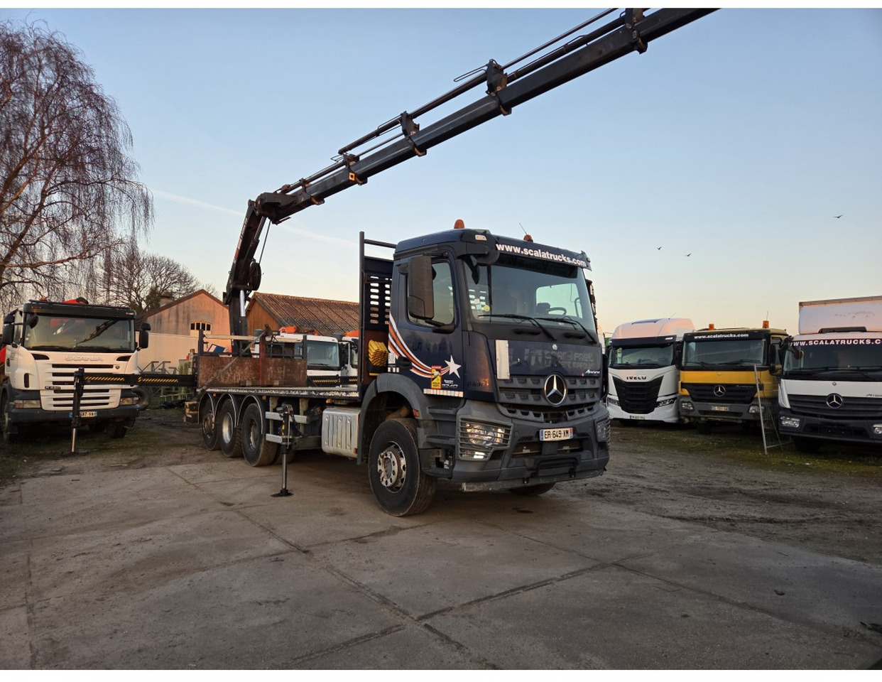 Mercedes Arocs 3240 8x4 Open Truck Crane HIAB X-HIDUO 258 E-7 7 extensions - Truk flatbed, Truk derek: gambar 3 Mercedes Arocs 3240 8x4 Open Truck Crane HIAB X-HIDUO 258 E-7 7 extensions - Truk flatbed, Truk derek: gambar 3