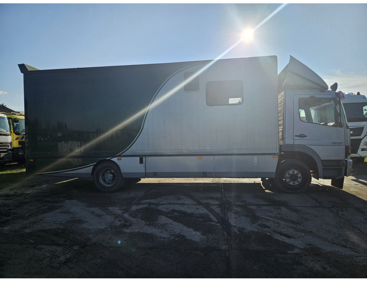 Mercedes Atego 1217 L 4x2 Horse transport Dutch Truck - Truk pengangkut kuda: gambar 5 Mercedes Atego 1217 L 4x2 Horse transport Dutch Truck - Truk pengangkut kuda: gambar 5