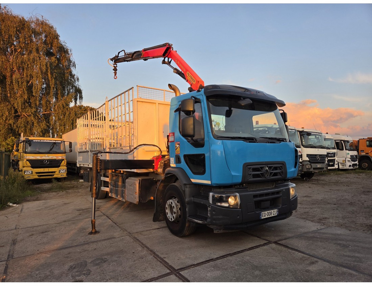 Renault C 280 4X2 Palfinger PK12002 EH Kran Crane Remote Control Automat flatbed truck - Truk flatbed, Truk derek: gambar 4 Renault C 280 4X2 Palfinger PK12002 EH Kran Crane Remote Control Automat flatbed truck - Truk flatbed, Truk derek: gambar 4