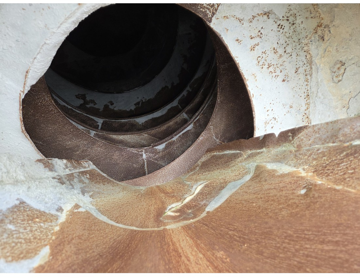 Renault C430 8X4 CONCRETE MIXER MANUAL GEARBOX - Truk pengaduk beton: gambar 5 Renault C430 8X4 CONCRETE MIXER MANUAL GEARBOX - Truk pengaduk beton: gambar 5