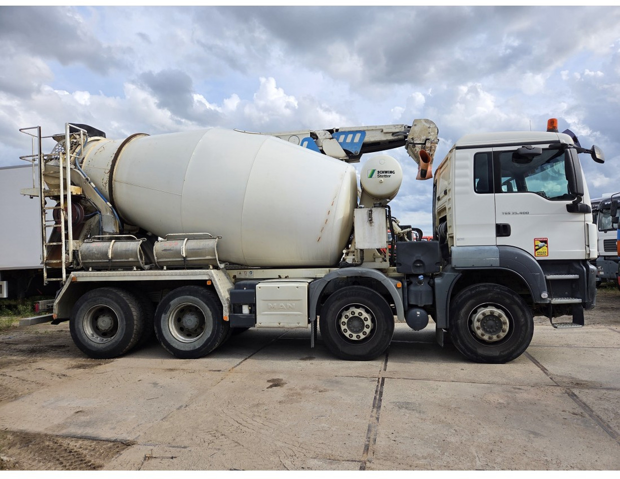 TGS 35.400 8X4 Concrete Mixer Stetter Euro 6 Steelsuspension - Truk pengaduk beton: gambar 4 TGS 35.400 8X4 Concrete Mixer Stetter Euro 6 Steelsuspension - Truk pengaduk beton: gambar 4