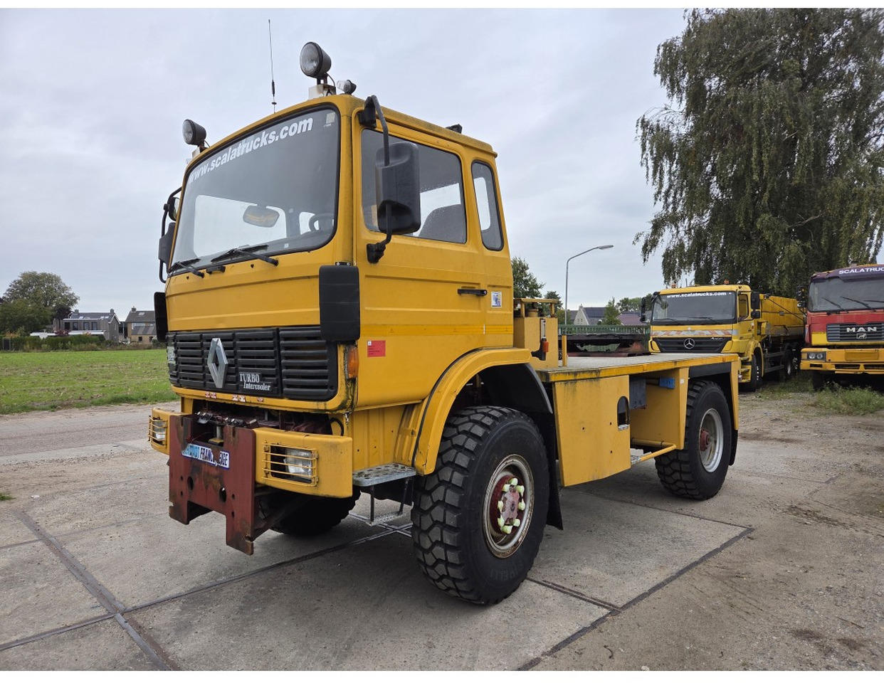 RENAULT M170 4x4 TRACTOR UNIT FULL SPRING SUSPENSION VERY LOW MILEAGE - Tractor head: gambar 1 RENAULT M170 4x4 TRACTOR UNIT FULL SPRING SUSPENSION VERY LOW MILEAGE - Tractor head: gambar 1