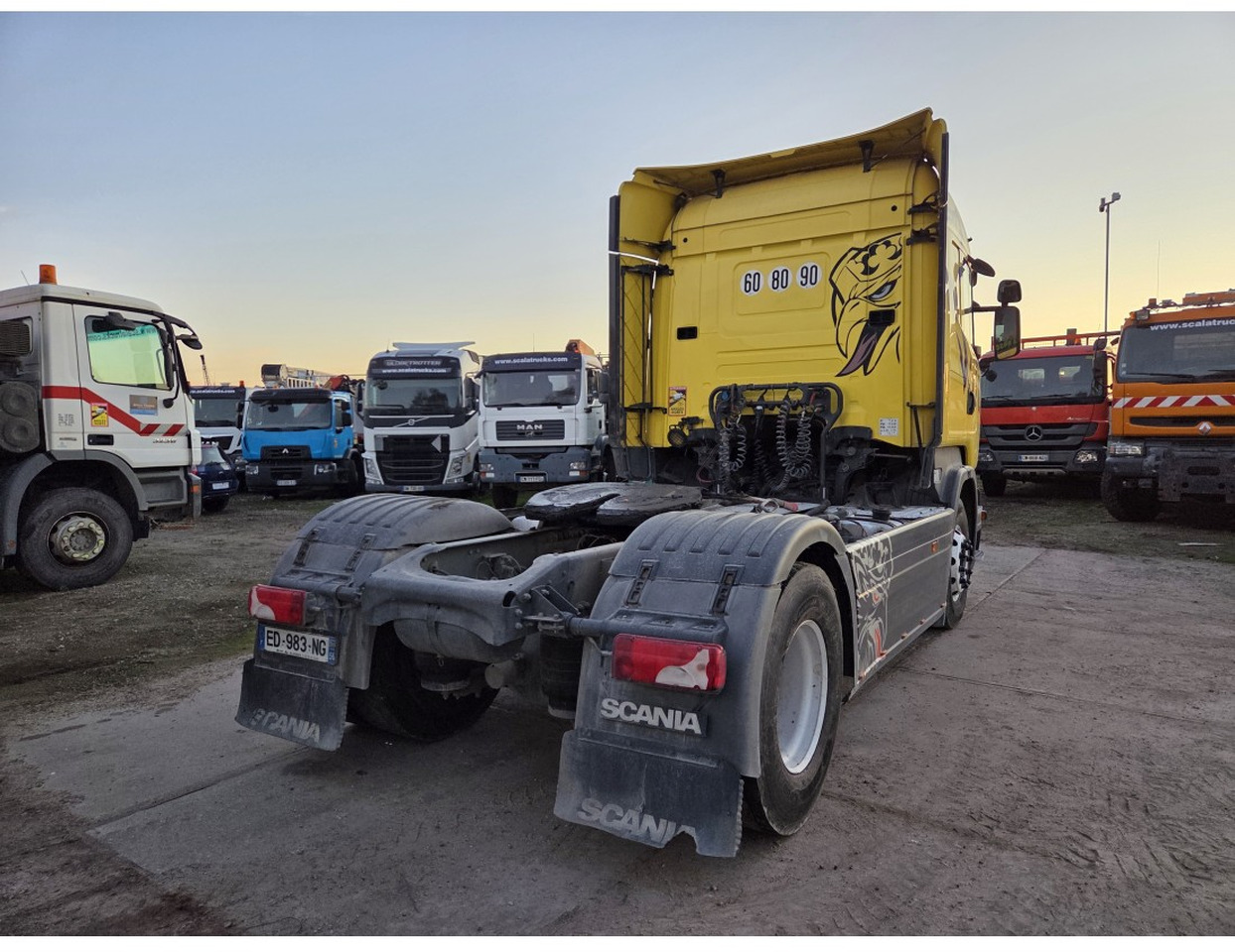 SCANIA R450 TRACTOR UNIT RETARDER STATIONARY AIR CONDITIONING HYDRAULIC Highline CR19 - Tractor head: gambar 4 SCANIA R450 TRACTOR UNIT RETARDER STATIONARY AIR CONDITIONING HYDRAULIC Highline CR19 - Tractor head: gambar 4