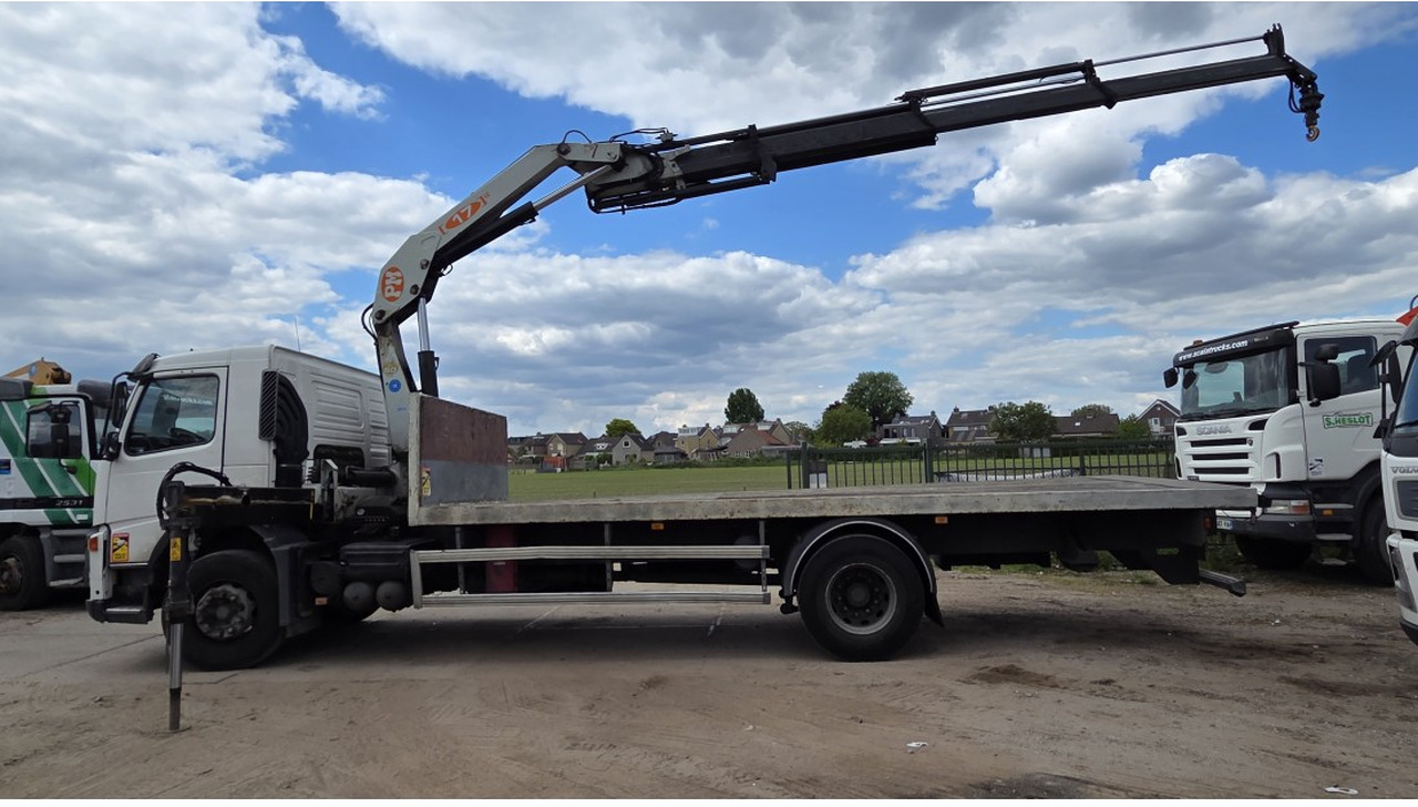 VOLVO FM 330 FLATBED 4X2 PM 17 LC 17 TON - Truk flatbed, Truk derek: gambar 2 VOLVO FM 330 FLATBED 4X2 PM 17 LC 17 TON - Truk flatbed, Truk derek: gambar 2