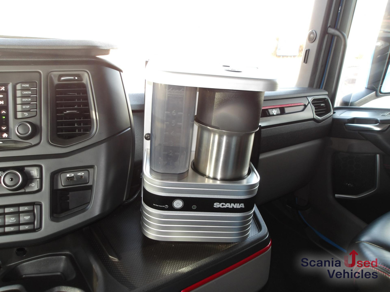 SCANIA S 590 NB - V8 - FULL AIR - HYDRAULIK - LEDER - - Tractor head: gambar 5 SCANIA S 590 NB - V8 - FULL AIR - HYDRAULIK - LEDER - - Tractor head: gambar 5