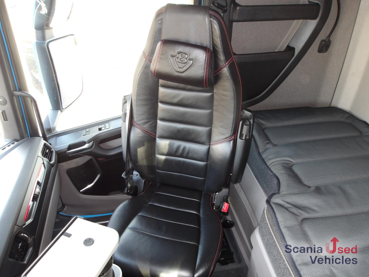 SCANIA S 590 NB - V8 - FULL AIR - HYDRAULIK - LEDER - - Tractor head: gambar 3 SCANIA S 590 NB - V8 - FULL AIR - HYDRAULIK - LEDER - - Tractor head: gambar 3