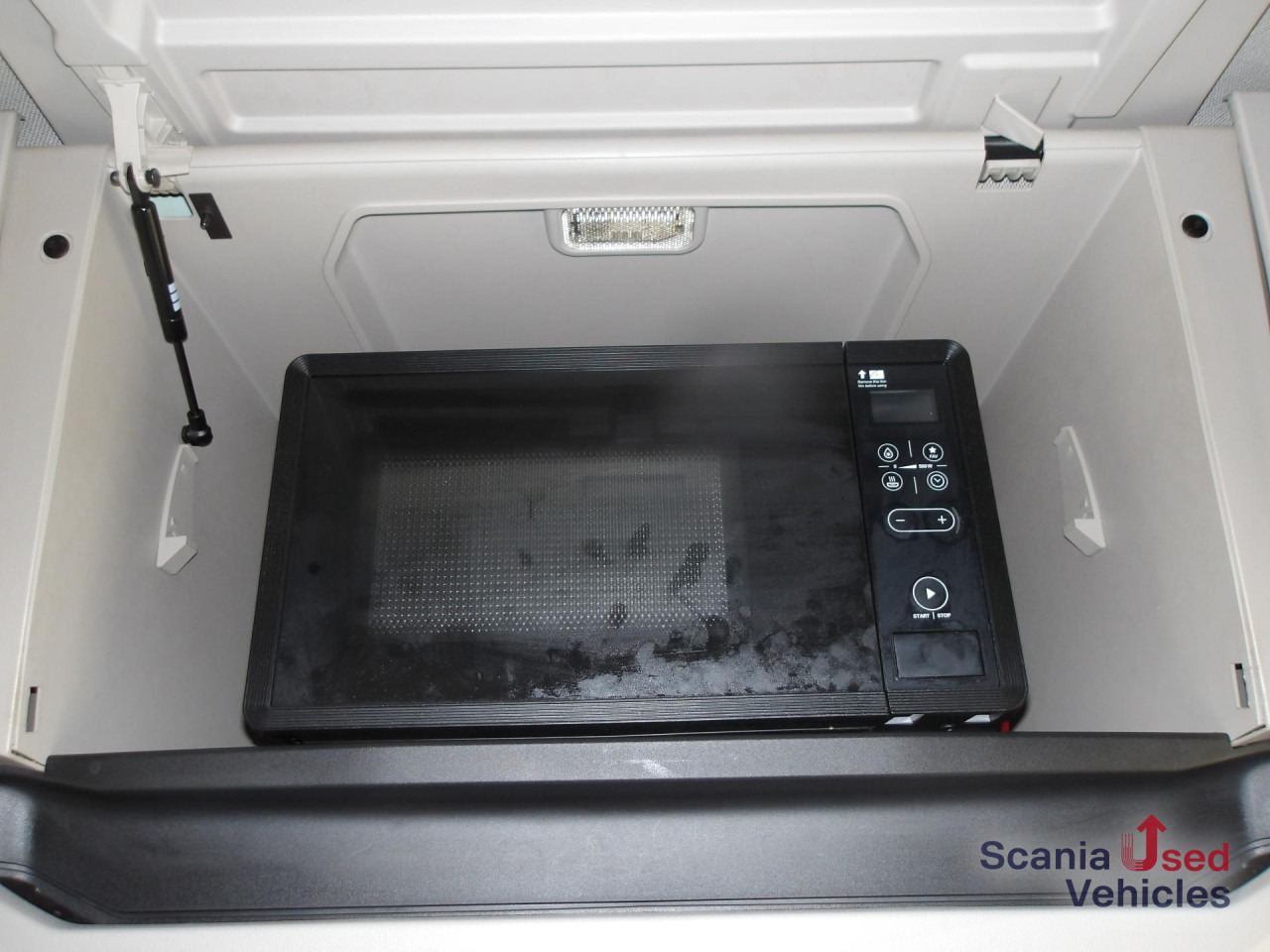 SCANIA S 590 NB - V8 - FULL AIR - HYDRAULIK - LEDER - - Tractor head: gambar 4 SCANIA S 590 NB - V8 - FULL AIR - HYDRAULIK - LEDER - - Tractor head: gambar 4