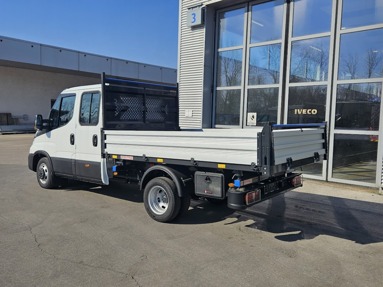 IVECO Daily 35C16H3.0 D - Van jungkit, Van kombi: gambar 3 IVECO Daily 35C16H3.0 D - Van jungkit, Van kombi: gambar 3