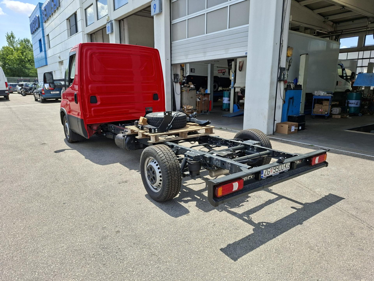 IVECO Daily 35C21HA8/P - Truk sasis: gambar 4 IVECO Daily 35C21HA8/P - Truk sasis: gambar 4