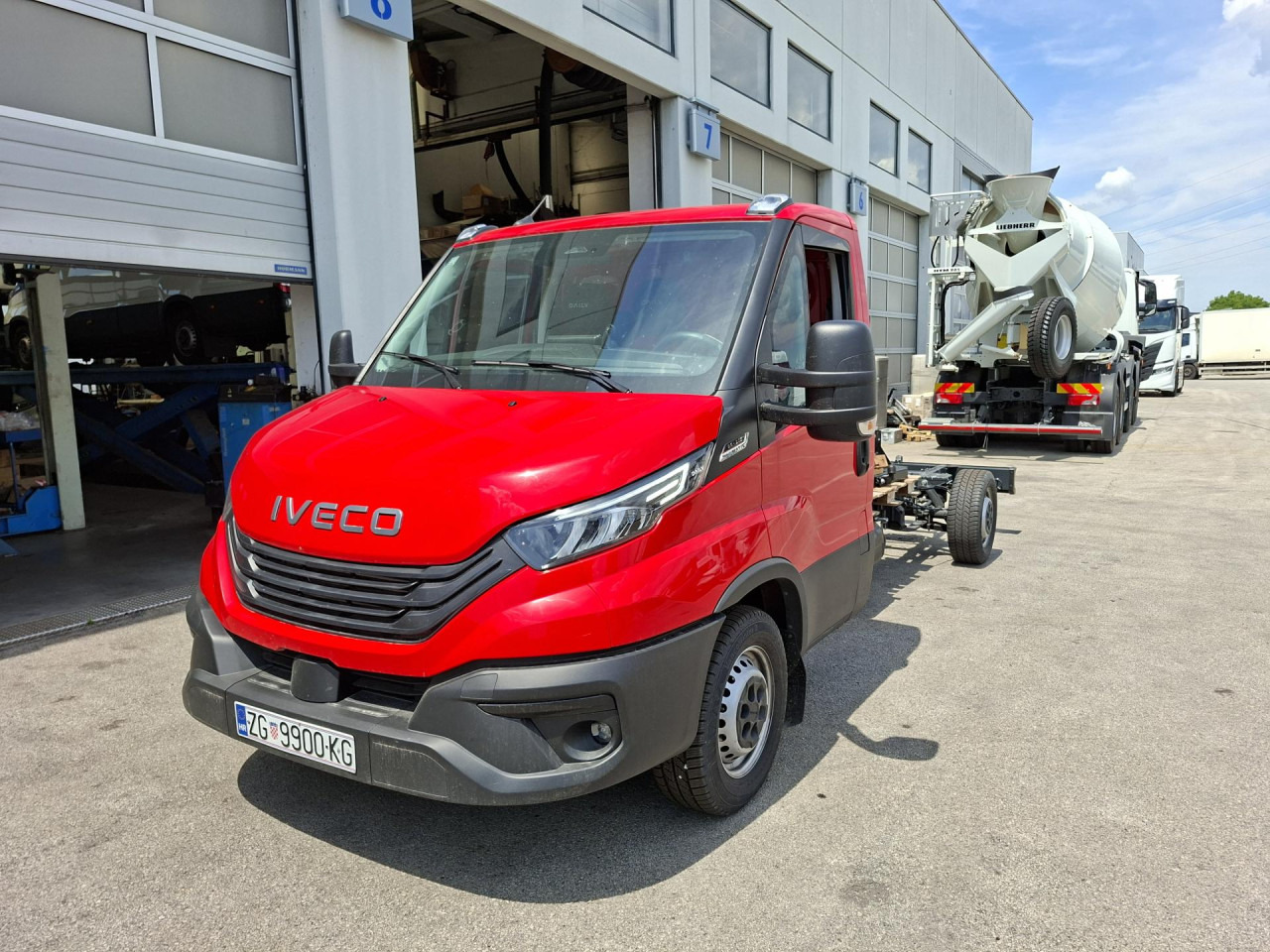 IVECO Daily 35C21HA8/P - Truk sasis: gambar 1 IVECO Daily 35C21HA8/P - Truk sasis: gambar 1