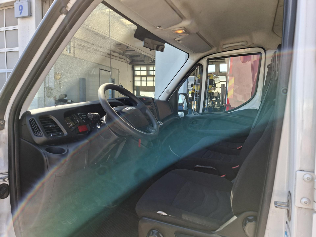 IVECO Daily 35S12 - Van panel, Van kombi: gambar 5 IVECO Daily 35S12 - Van panel, Van kombi: gambar 5