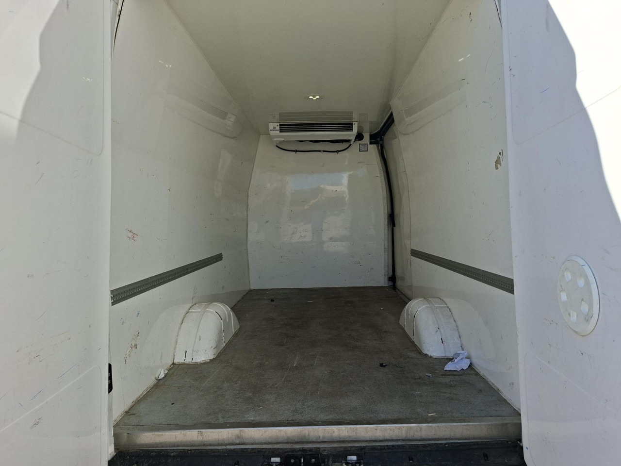 IVECO Daily 35S14V - Van berpendingin: gambar 5 IVECO Daily 35S14V - Van berpendingin: gambar 5