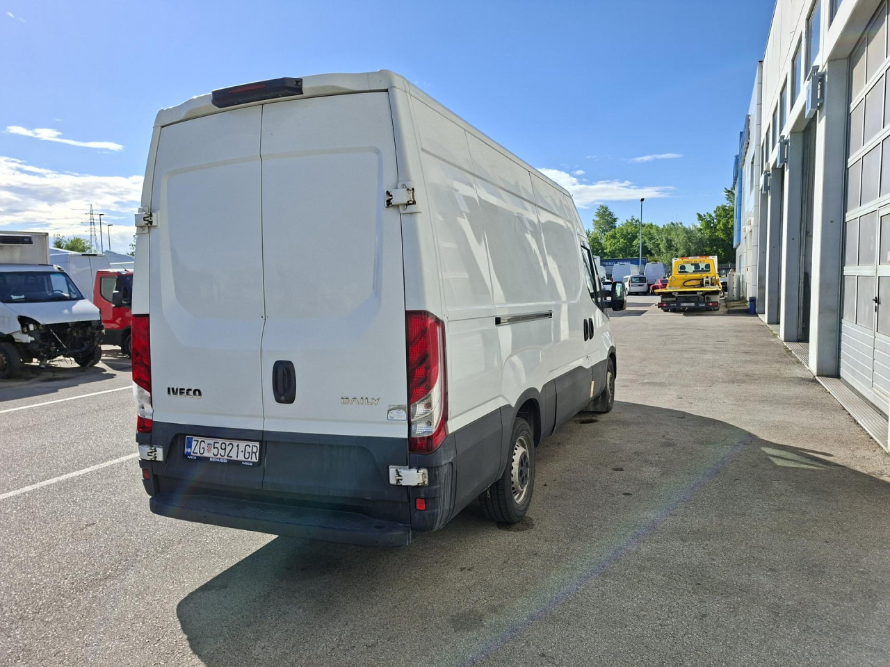IVECO Daily 35S14V - Van berpendingin: gambar 3 IVECO Daily 35S14V - Van berpendingin: gambar 3