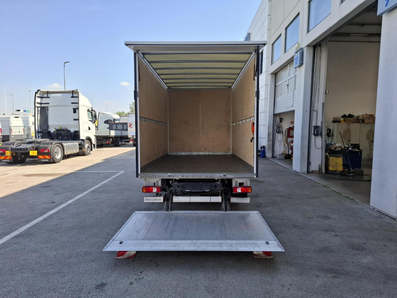 IVECO Daily 35S16 - Van panel: gambar 5 IVECO Daily 35S16 - Van panel: gambar 5