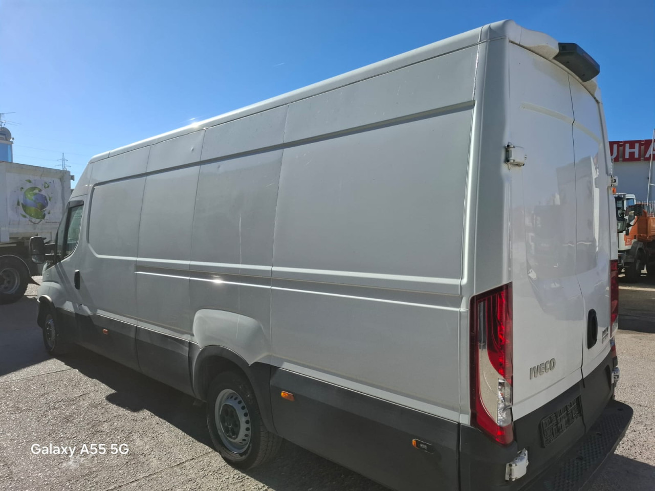 IVECO Daily 35S16V - Van penumpang: gambar 3 IVECO Daily 35S16V - Van penumpang: gambar 3