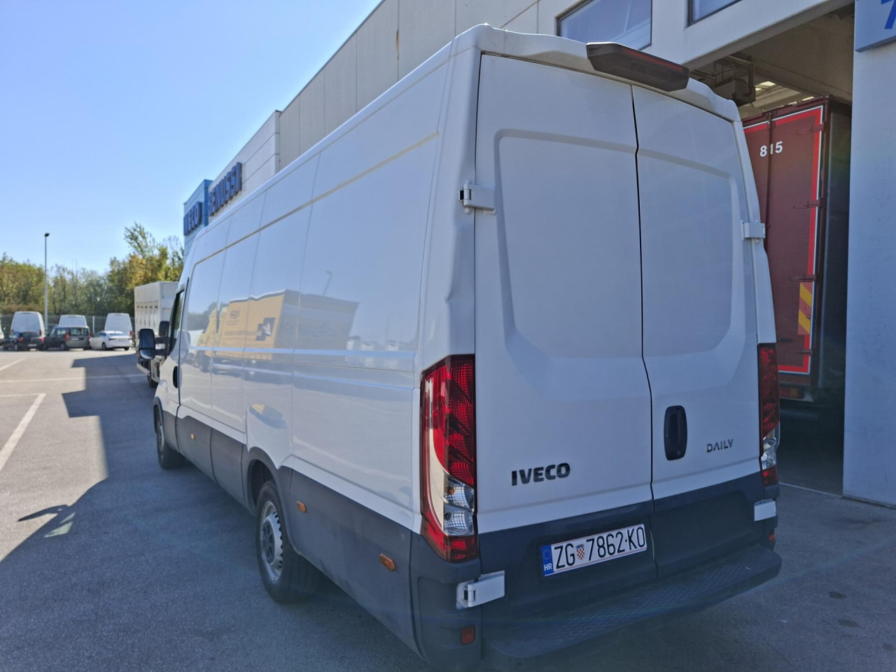 IVECO Daily 35S16V - Van penumpang: gambar 3 IVECO Daily 35S16V - Van penumpang: gambar 3