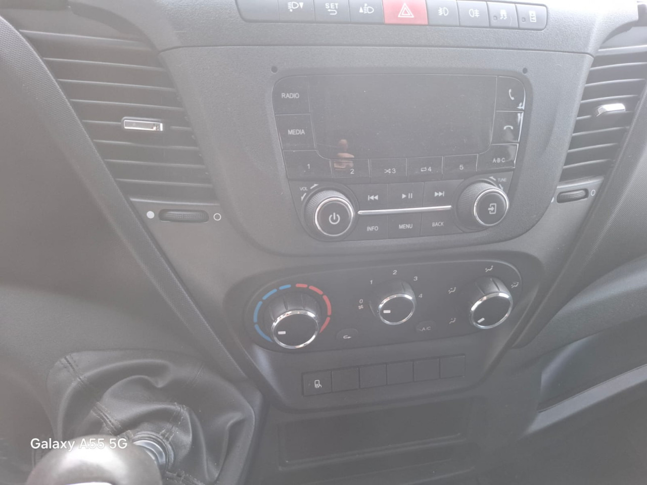 IVECO Daily 35S16V - Van penumpang: gambar 5 IVECO Daily 35S16V - Van penumpang: gambar 5