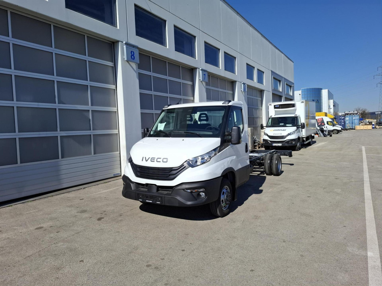 IVECO Daily 50C18H/P - Truk sasis: gambar 1 IVECO Daily 50C18H/P - Truk sasis: gambar 1