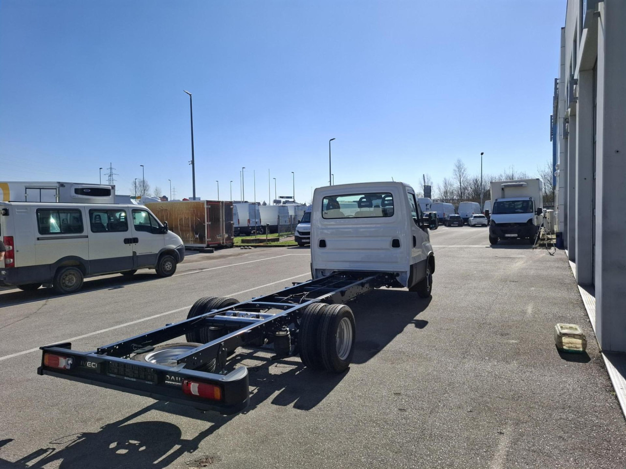 IVECO Daily 50C18H/P - Truk sasis: gambar 3 IVECO Daily 50C18H/P - Truk sasis: gambar 3