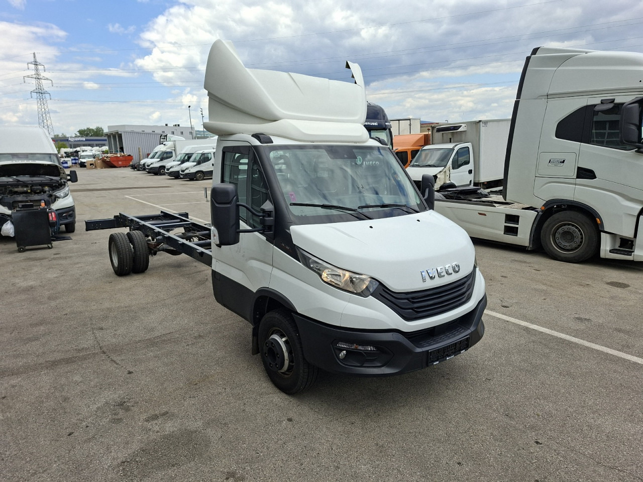 IVECO Daily 70C18H - Truk sasis: gambar 2 IVECO Daily 70C18H - Truk sasis: gambar 2