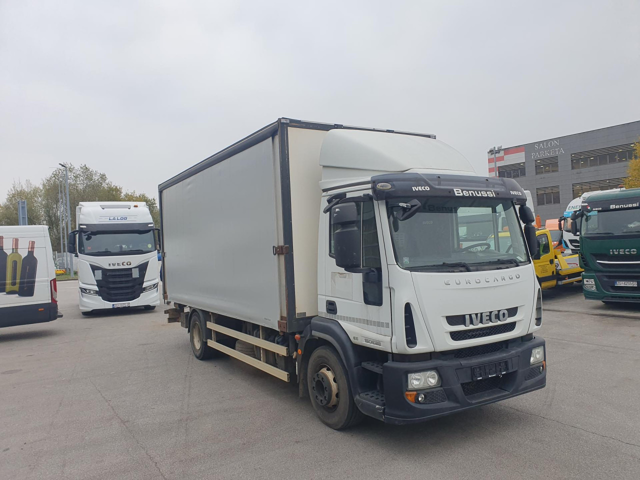 IVECO Eurocargo ML150E28/FP - Truk dengan terpal samping: gambar 4 IVECO Eurocargo ML150E28/FP - Truk dengan terpal samping: gambar 4