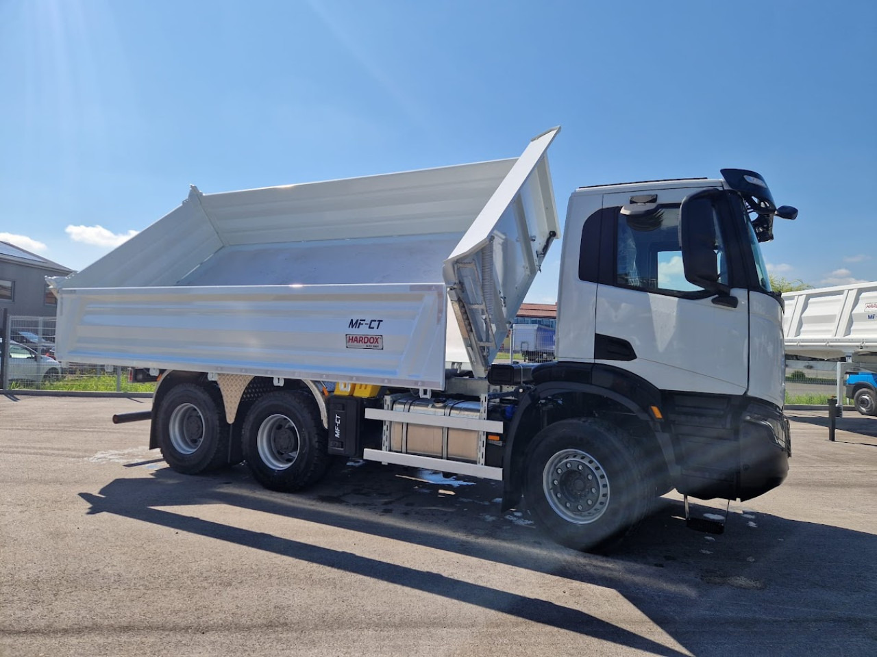 IVECO T-WAY AD380T45 - Van jungkit: gambar 5 IVECO T-WAY AD380T45 - Van jungkit: gambar 5