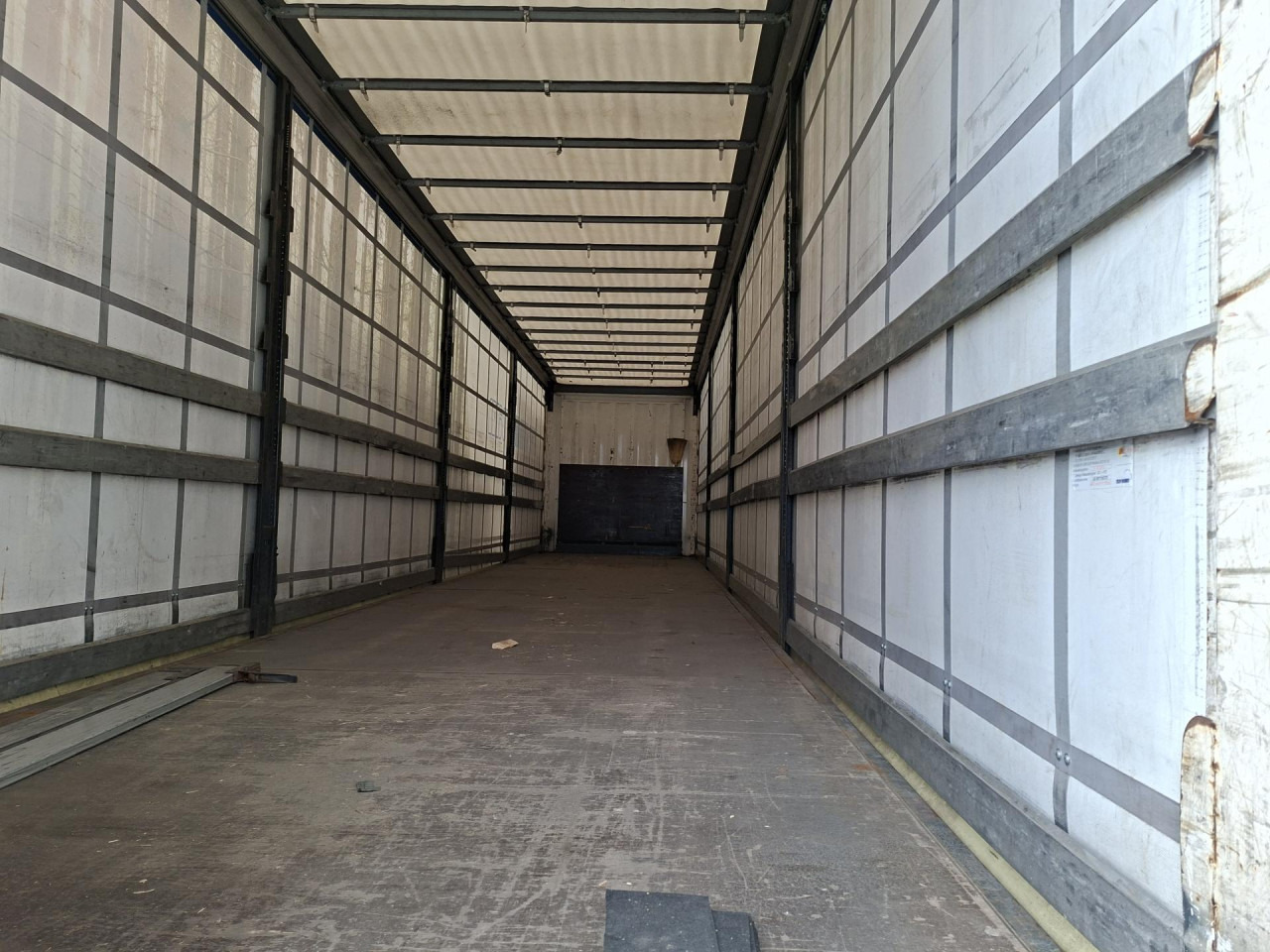 KRONE Profi Liner - Semi-trailer dengan terpal samping: gambar 4 KRONE Profi Liner - Semi-trailer dengan terpal samping: gambar 4