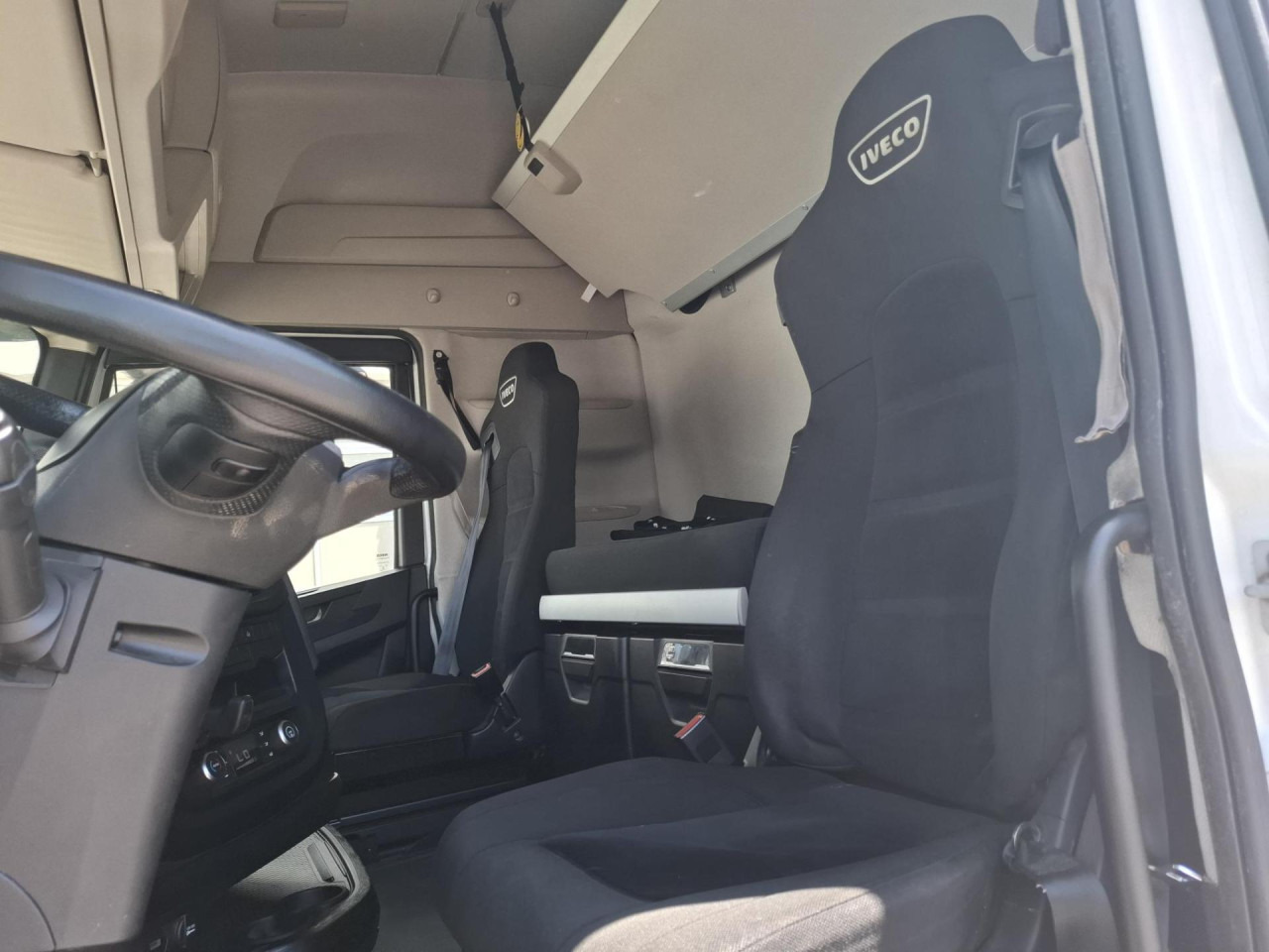 Tractor head IVECO S-Way AS440S48T/P: gambar 7 Tractor head IVECO S-Way AS440S48T/P: gambar 7