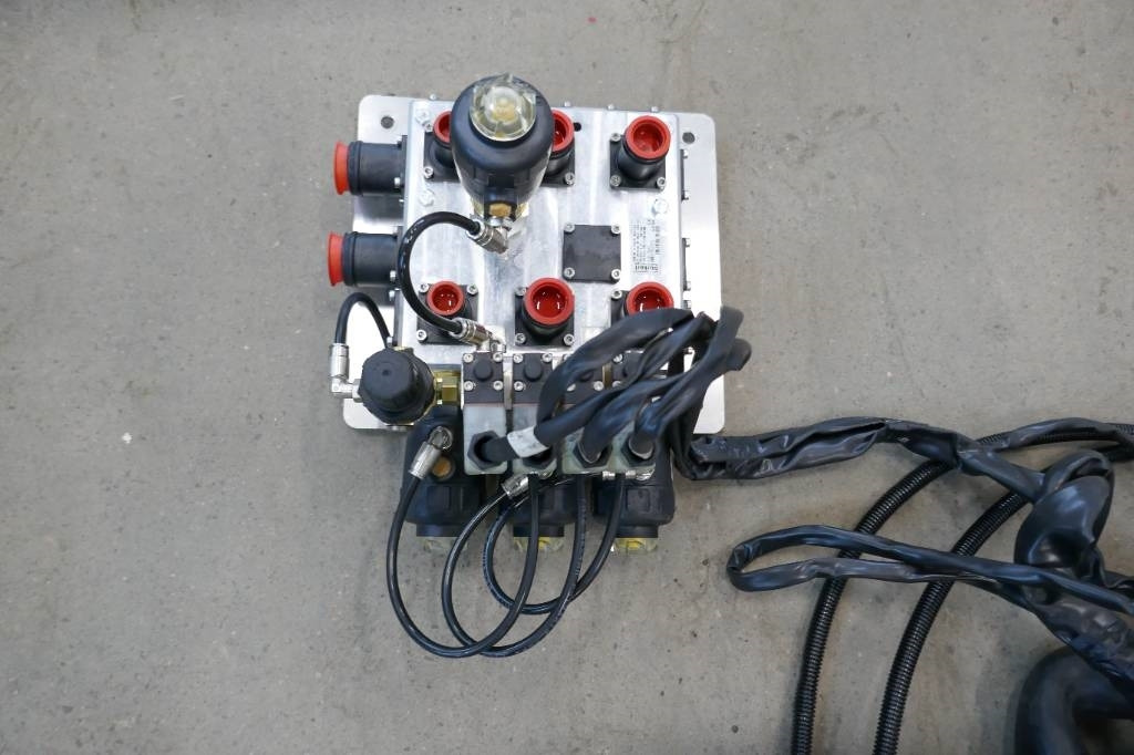 Volvo 8900 - Kabin untuk Truk: gambar 3 Volvo 8900 - Kabin untuk Truk: gambar 3