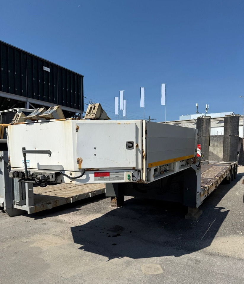 Doll Panther T3E-A, 61ton , 3.9m tele,Hyd Rampen 4.5m - Semi-trailer low bed: gambar 2 Doll Panther T3E-A, 61ton , 3.9m tele,Hyd Rampen 4.5m - Semi-trailer low bed: gambar 2