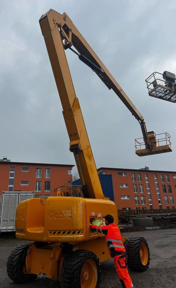 Genie Z-80/60, 24.4meter height - Platform udara yang dipasang di truk: gambar 3 Genie Z-80/60, 24.4meter height - Platform udara yang dipasang di truk: gambar 3