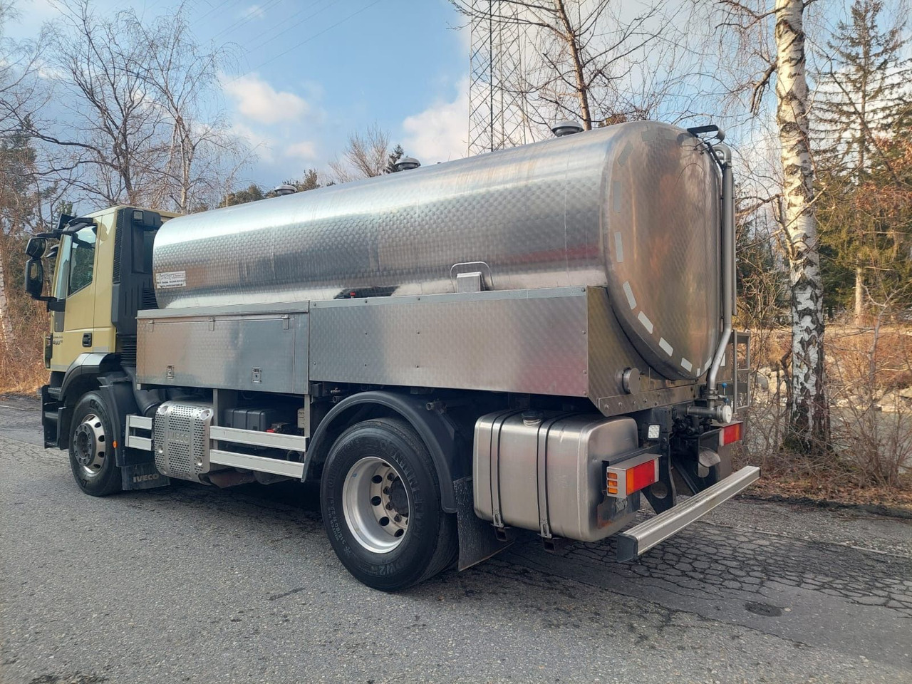 Iveco 190S40 Stralis 4x2, E6, Milchtank Jansky, RHD - Truk tangki: gambar 4 Iveco 190S40 Stralis 4x2, E6, Milchtank Jansky, RHD - Truk tangki: gambar 4