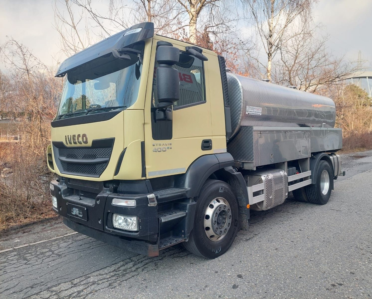 Iveco 190S40 Stralis 4x2, E6, Milchtank Jansky, RHD - Truk tangki: gambar 1 Iveco 190S40 Stralis 4x2, E6, Milchtank Jansky, RHD - Truk tangki: gambar 1
