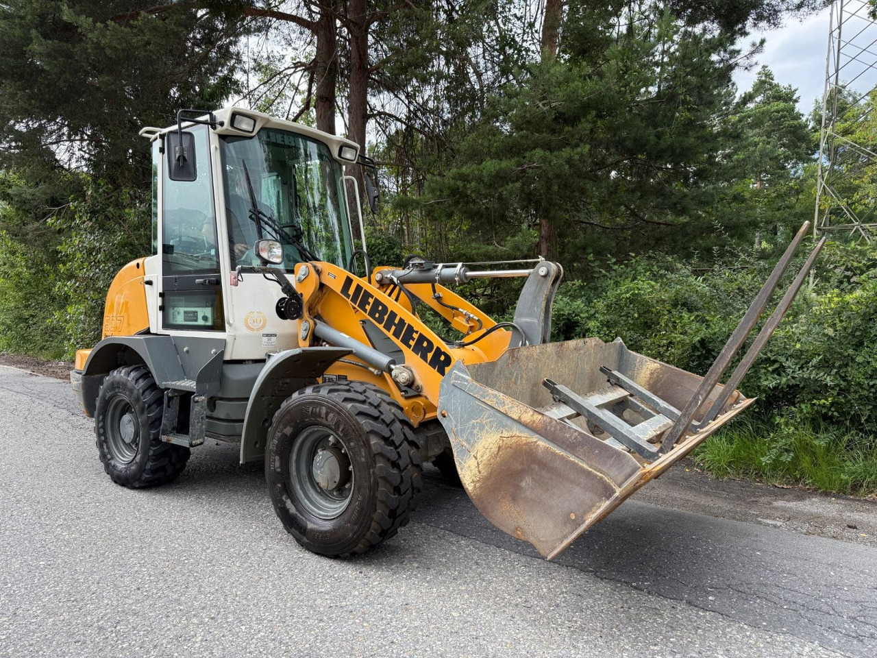 Liebherr L507, Gabel+Schaufel, ONLY 850hours - Wheel loader: gambar 1 Liebherr L507, Gabel+Schaufel, ONLY 850hours - Wheel loader: gambar 1