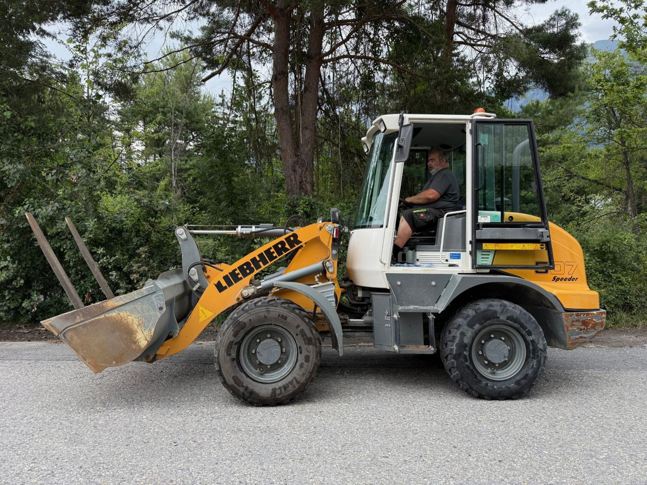 Liebherr L507, Gabel+Schaufel, ONLY 850hours - Wheel loader: gambar 3 Liebherr L507, Gabel+Schaufel, ONLY 850hours - Wheel loader: gambar 3