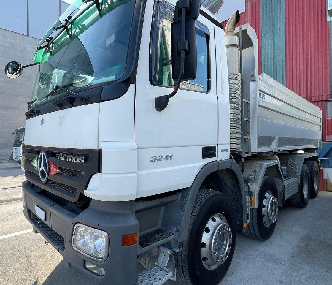 Mercedes-Benz Actros 3241 8x4,E5,Wechselsystem Mischer/Kipper - Truk pengaduk beton: gambar 3 Mercedes-Benz Actros 3241 8x4,E5,Wechselsystem Mischer/Kipper - Truk pengaduk beton: gambar 3