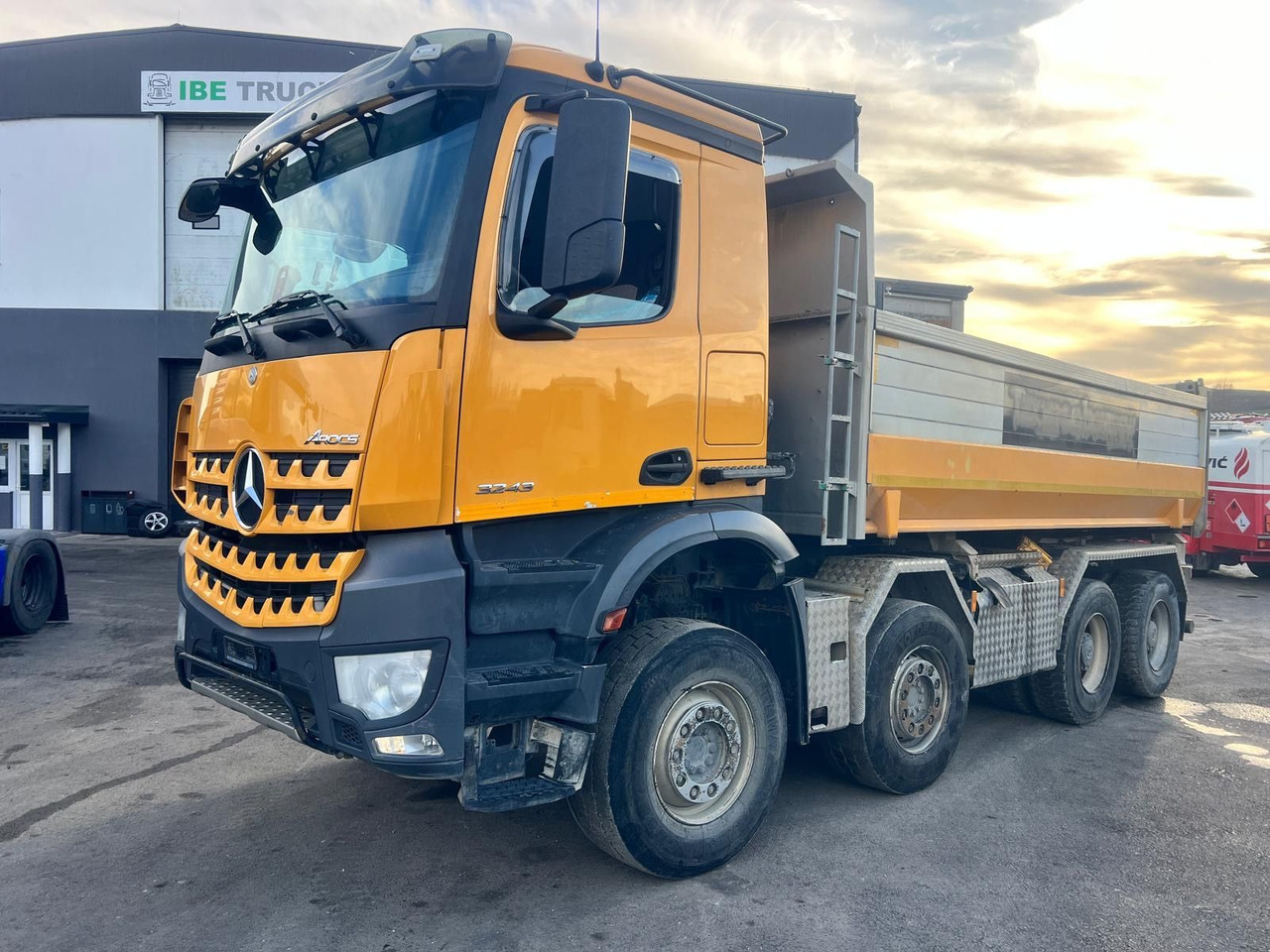 Mercedes-Benz Arocs 3243 8x4, E6, Meiller Kipper - Truk jungkit: gambar 3 Mercedes-Benz Arocs 3243 8x4, E6, Meiller Kipper - Truk jungkit: gambar 3