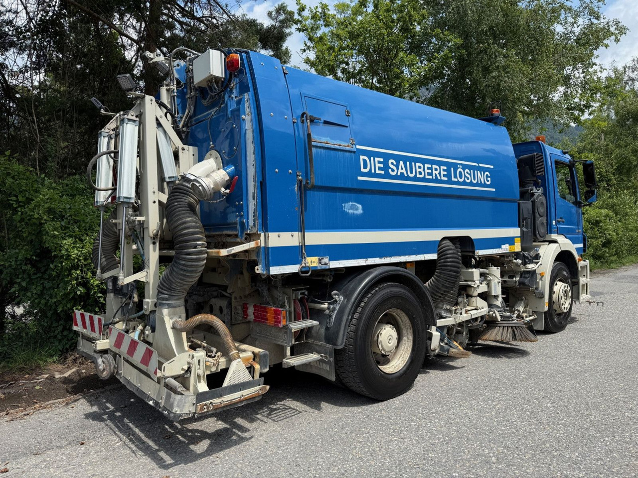 Mercedes-Benz Axor 1829 4x2, E5, EPS, RHD, Faun Kehrmaschine - Penyapu jalan: gambar 4 Mercedes-Benz Axor 1829 4x2, E5, EPS, RHD, Faun Kehrmaschine - Penyapu jalan: gambar 4